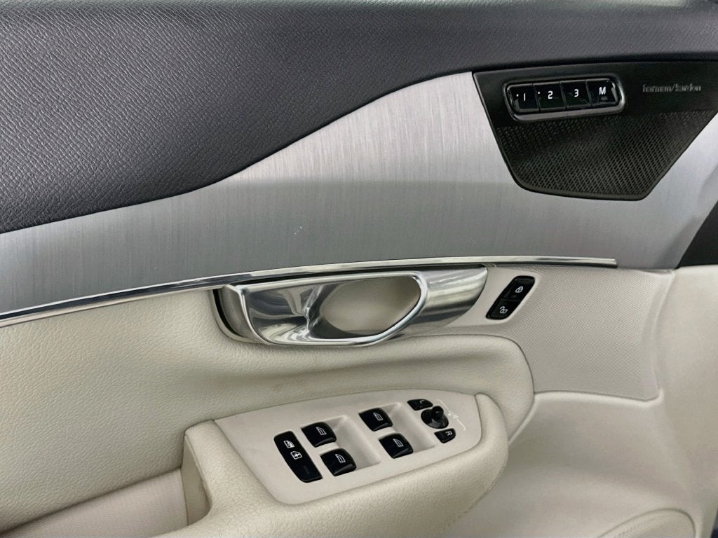 2021 Volvo XC90 T5 Momentum