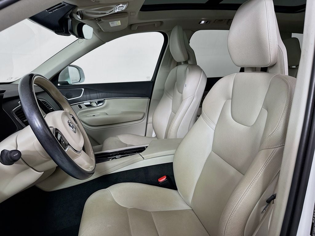 2020 Volvo XC90 T5 Momentum