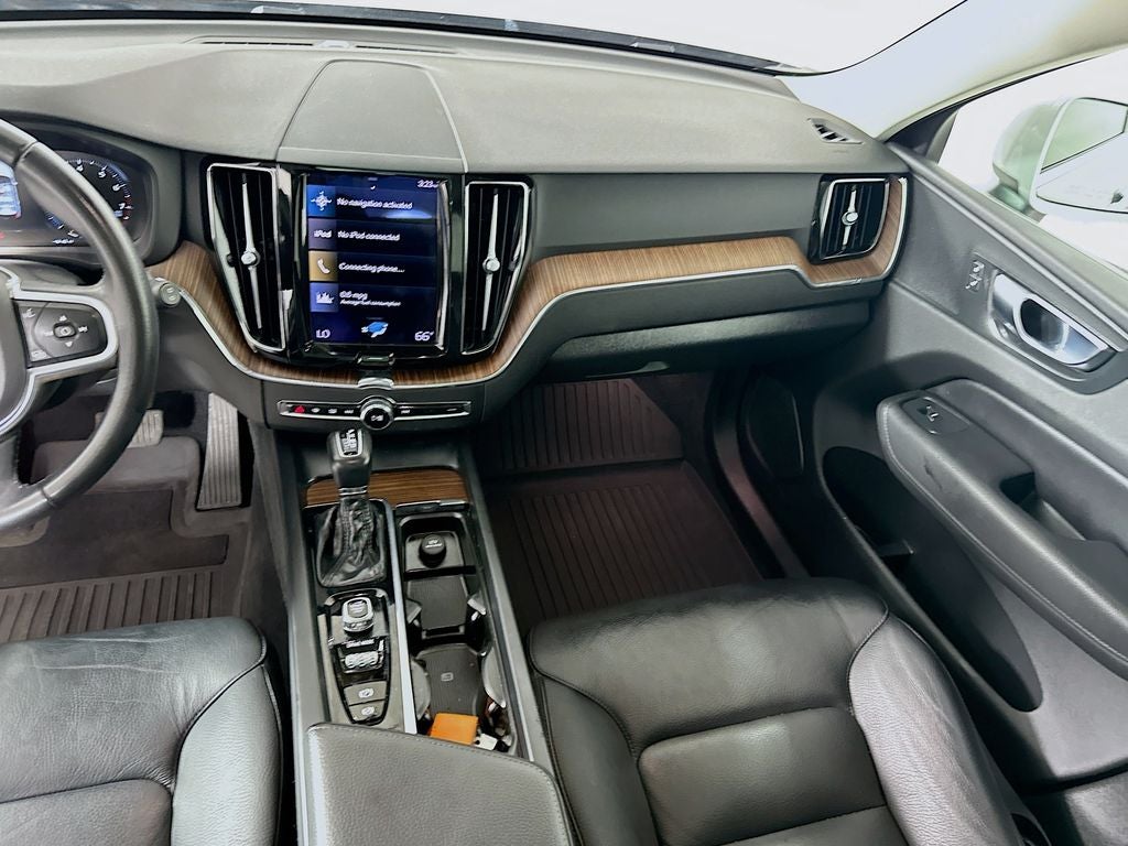 2021 Volvo XC60 T5 Momentum