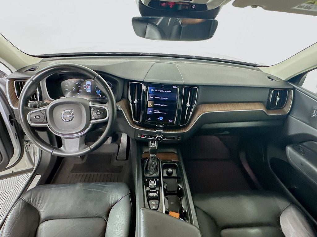2021 Volvo XC60 T5 Momentum