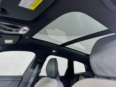 2020 Volvo XC60 R-Design