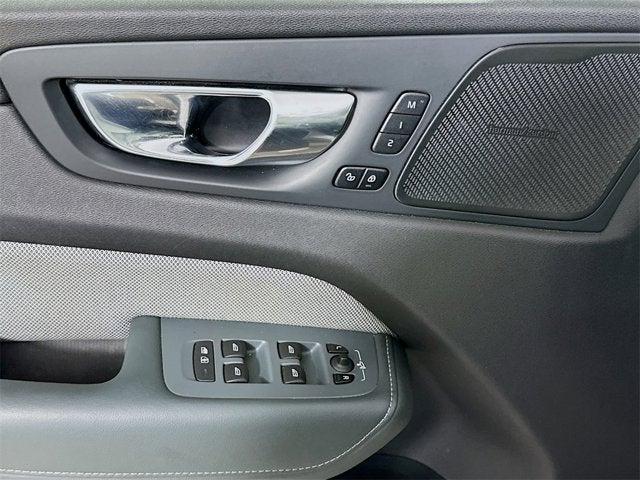 2020 Volvo XC60 R-Design