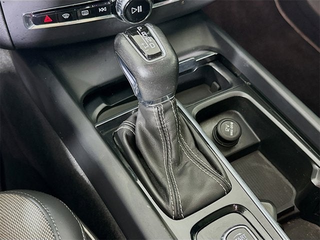 2020 Volvo XC60 R-Design