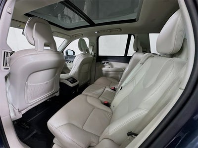 2020 Volvo XC90 Momentum