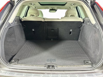 2018 Volvo XC60 T5 Momentum