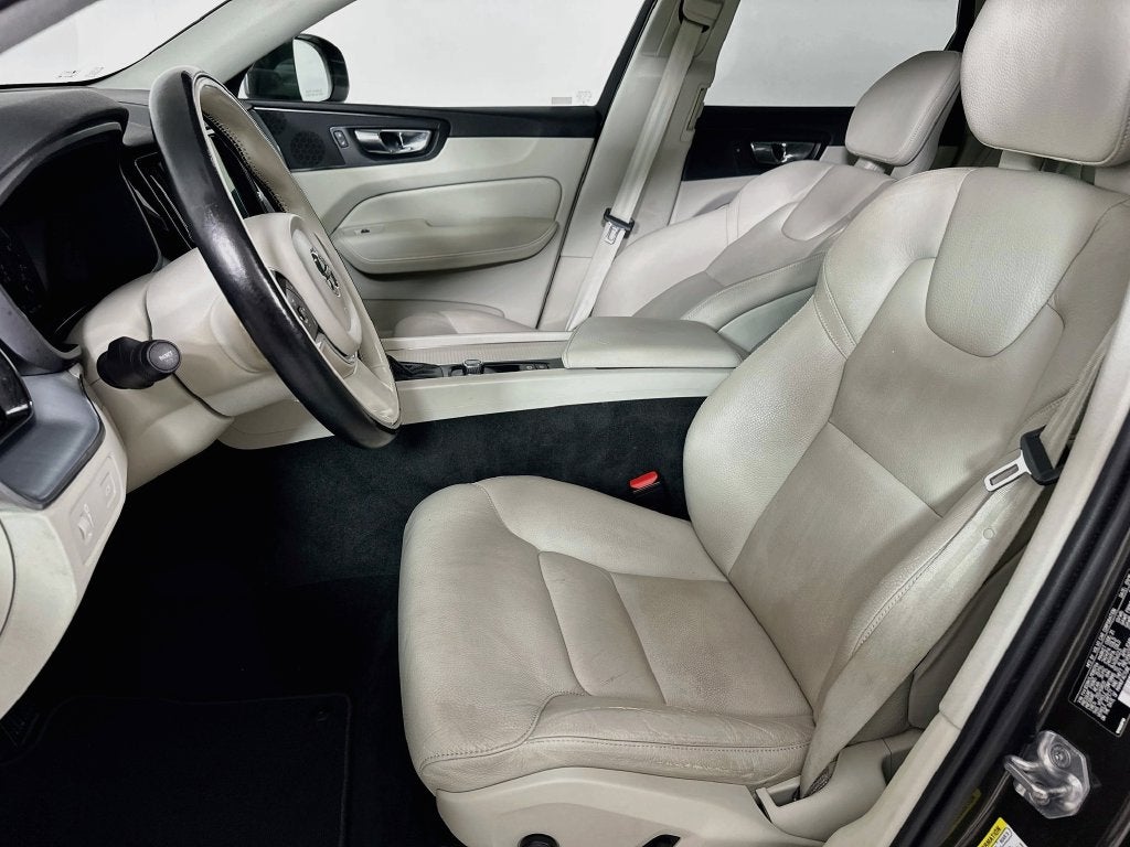 2018 Volvo XC60 T5 Momentum
