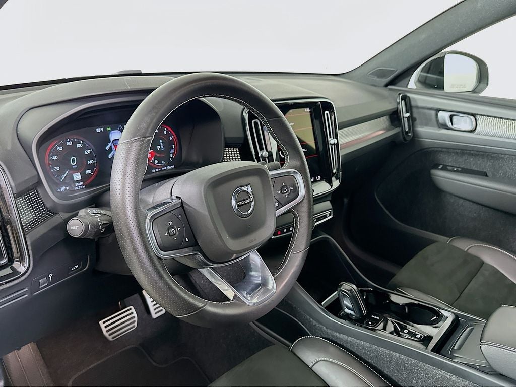 2021 Volvo XC40 R-Design
