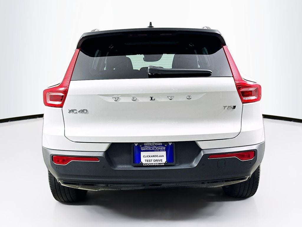 2021 Volvo XC40 R-Design