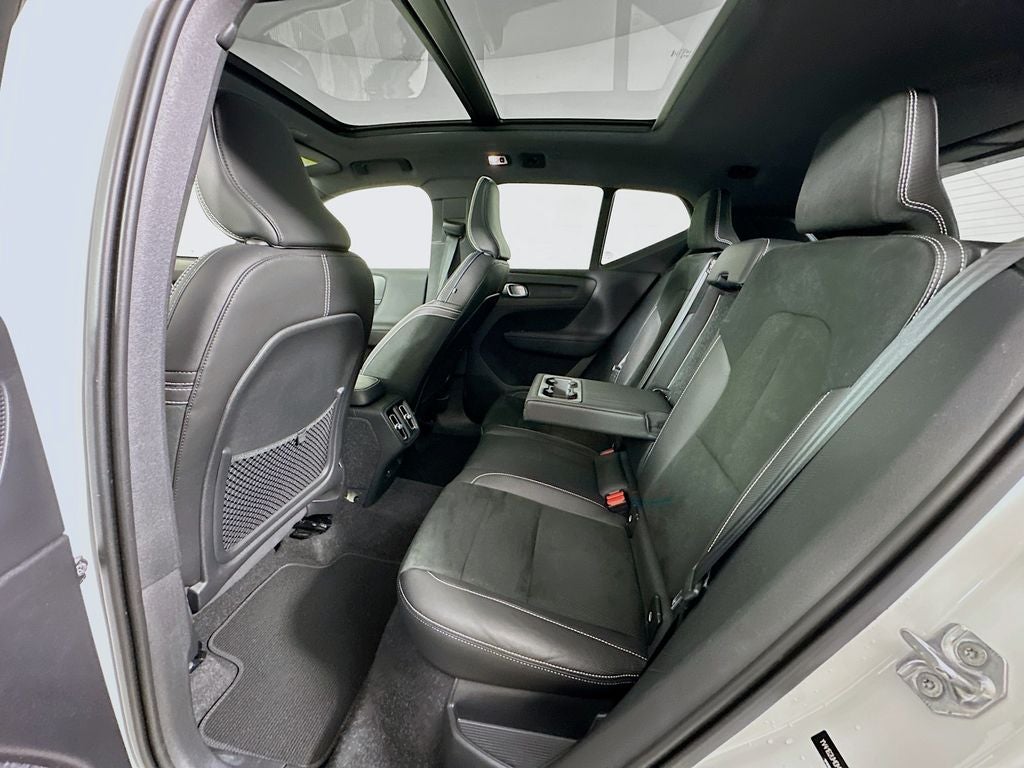 2021 Volvo XC40 R-Design