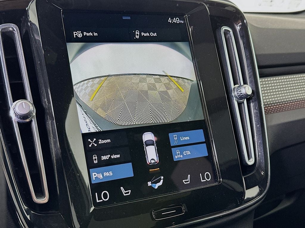 2021 Volvo XC40 R-Design