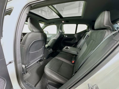 2021 Volvo XC40 R-Design