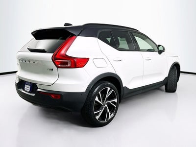 2021 Volvo XC40 R-Design