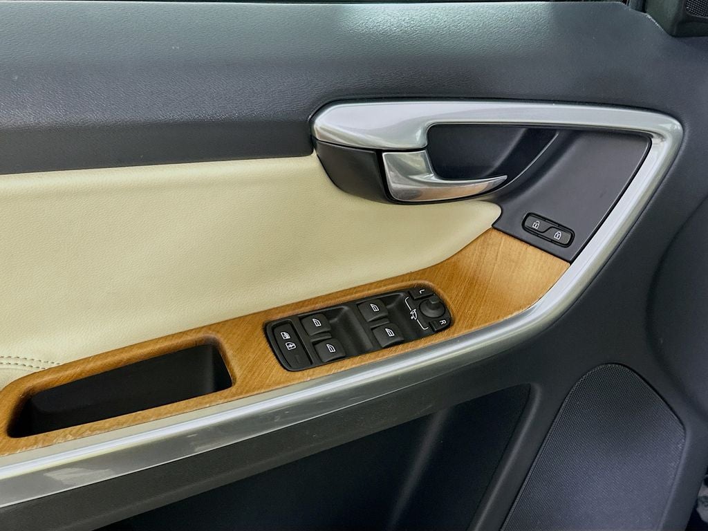 2017 Volvo XC60 T5 Inscription
