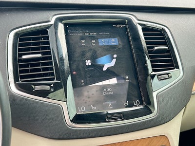 2022 Volvo XC90 T6 Momentum