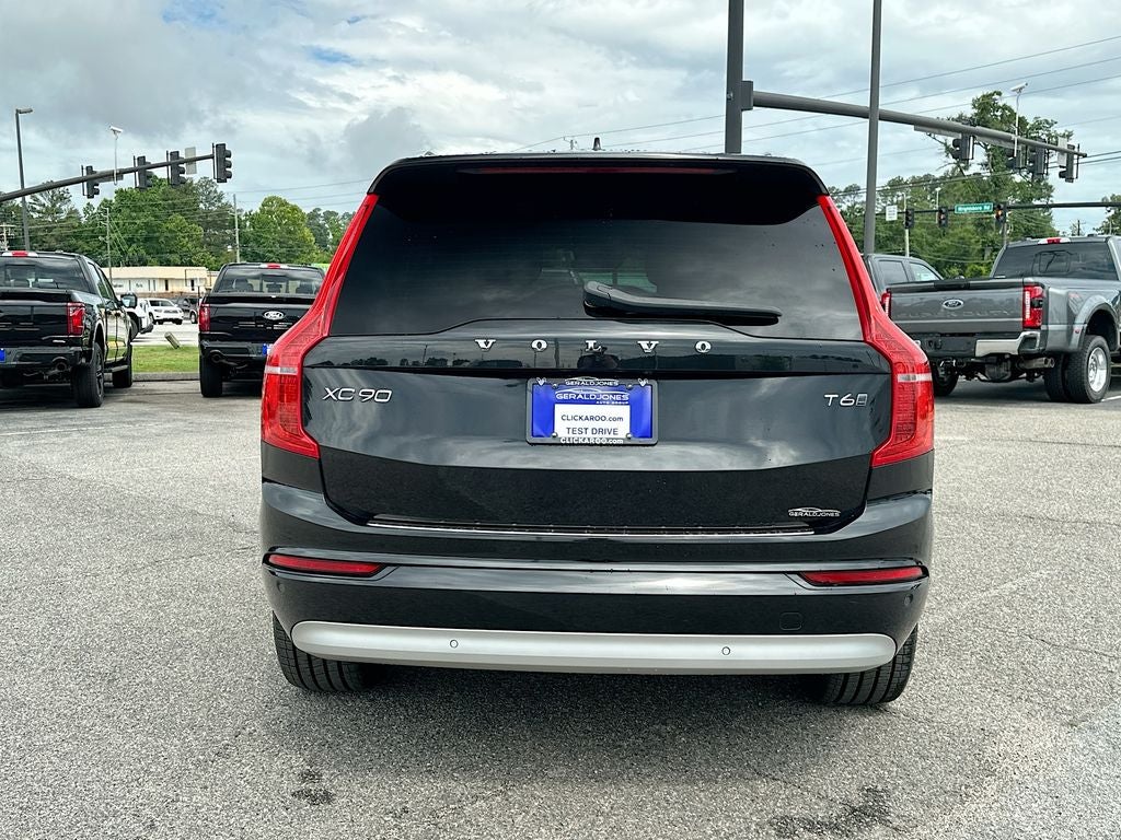 2022 Volvo XC90 T6 Momentum
