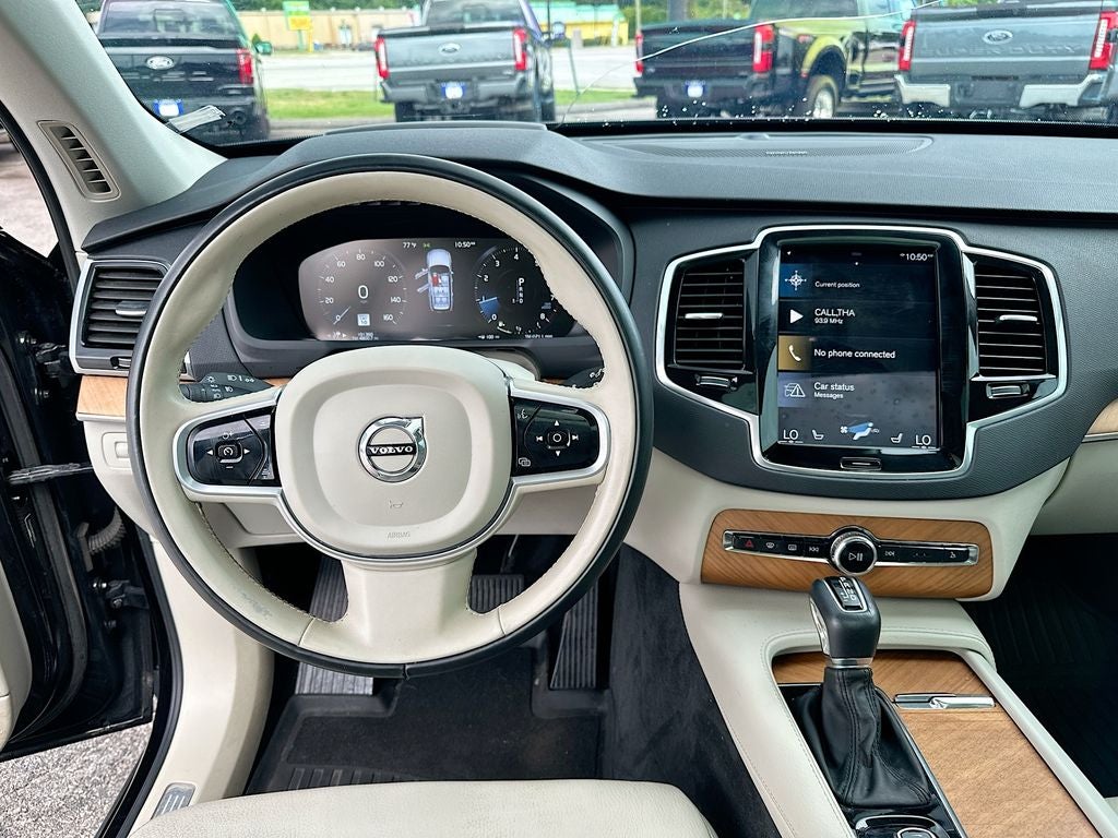 2022 Volvo XC90 T6 Momentum