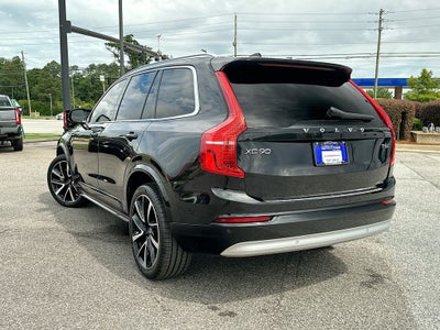 2022 Volvo XC90 T6 Momentum
