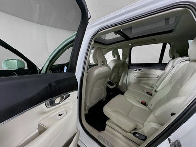 2020 Volvo XC90 T6 Momentum