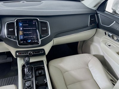 2020 Volvo XC90 T6 Momentum