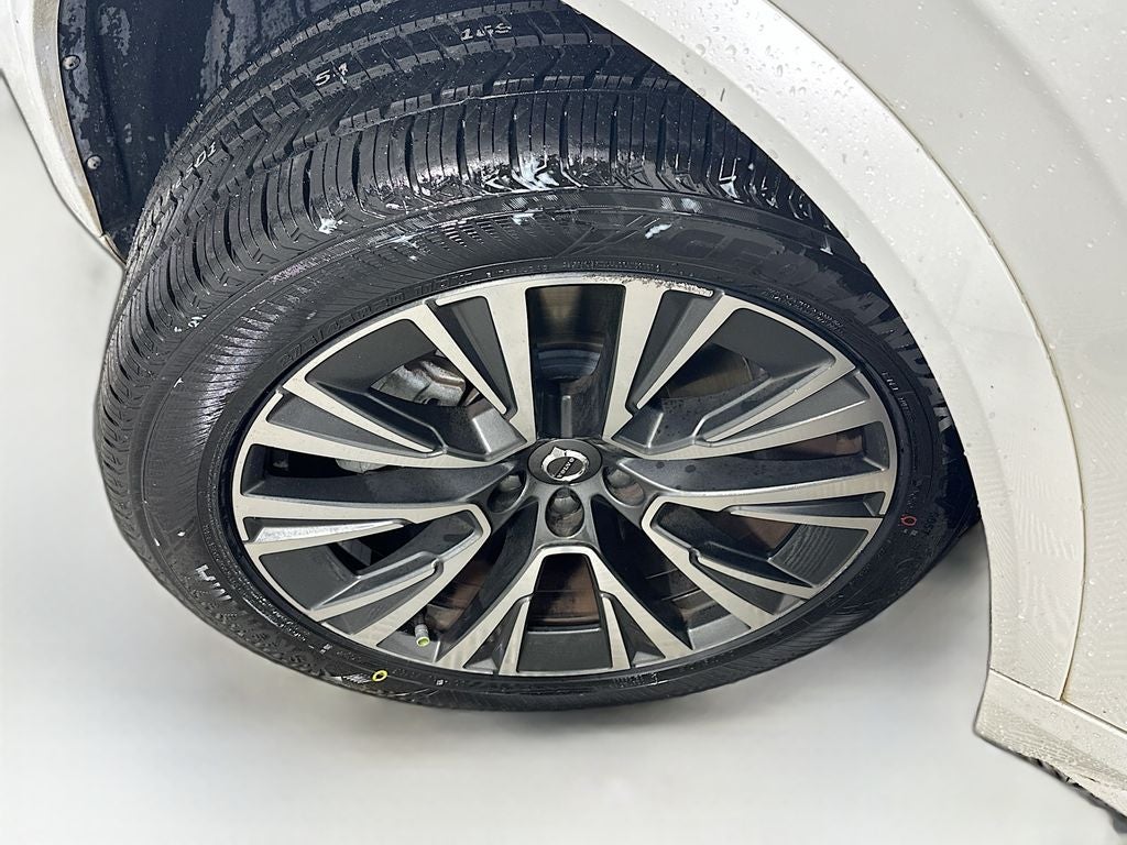 2020 Volvo XC90 T6 Momentum