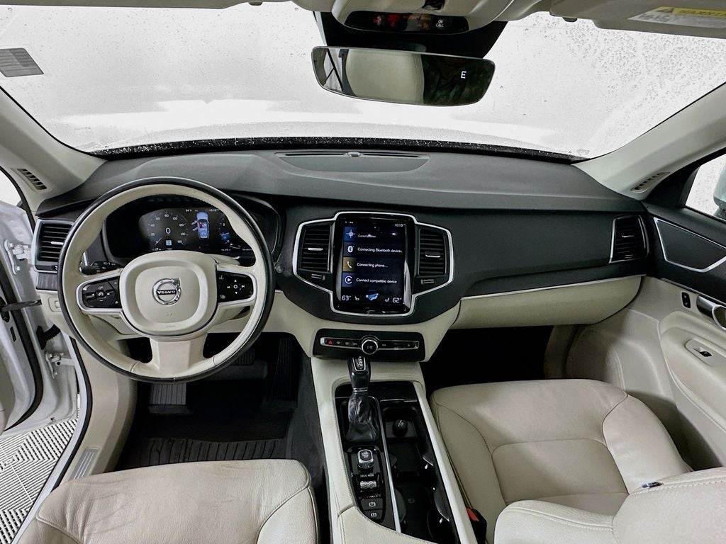 2020 Volvo XC90 T6 Momentum