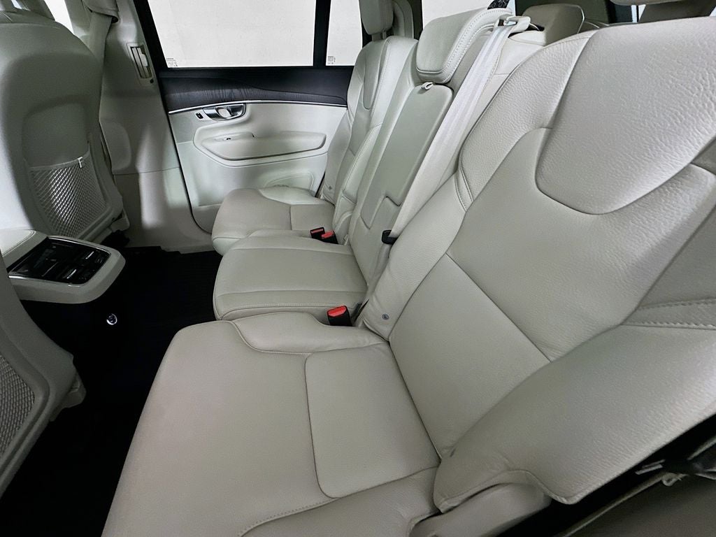 2020 Volvo XC90 T6 Momentum