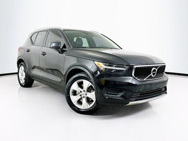 2020 Volvo XC40 Momentum