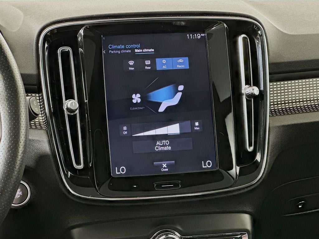 2020 Volvo XC40 R-Design