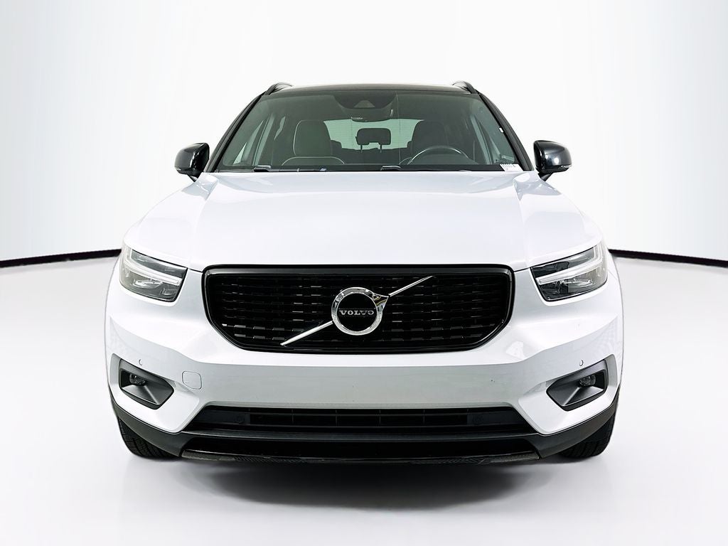 2020 Volvo XC40 R-Design