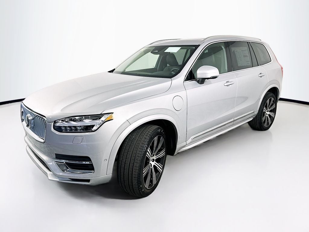 2025 Volvo XC90 Plug-In Hybrid T8 Plus 6 Passenger