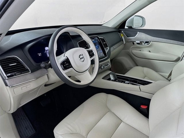 2025 Volvo XC90 Plug-In Hybrid Plus