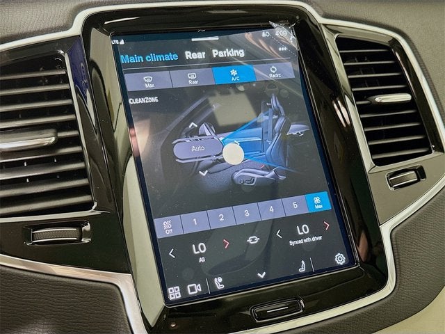 2025 Volvo XC90 Plug-In Hybrid Plus