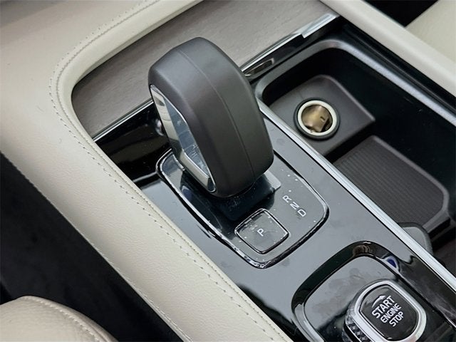 2025 Volvo XC90 Plug-In Hybrid Plus