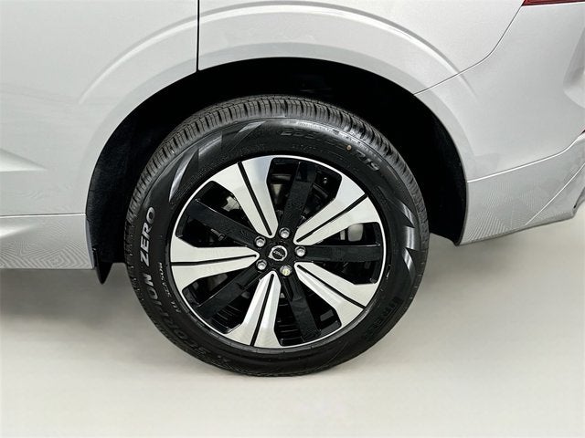 2025 Volvo XC60 Plug-In Hybrid Core