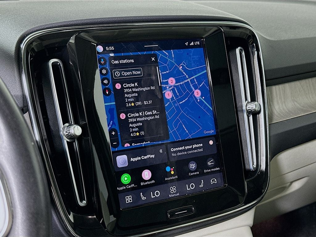 2023 Volvo XC40 B4 Plus Bright Theme