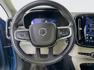 2023 Volvo XC40 B4 Plus Bright Theme