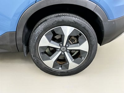 2023 Volvo XC40 B4 Plus Bright Theme