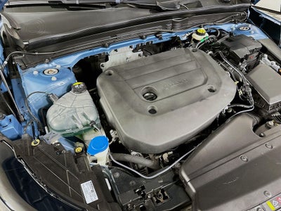 2023 Volvo XC40 B4 Plus Bright Theme