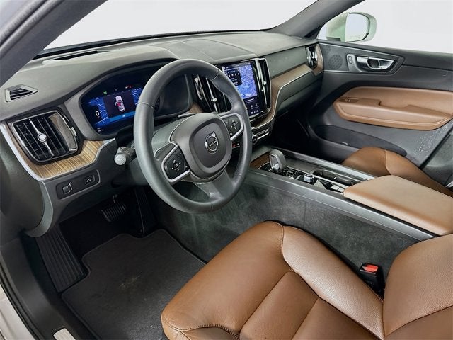 2022 Volvo XC60 Momentum