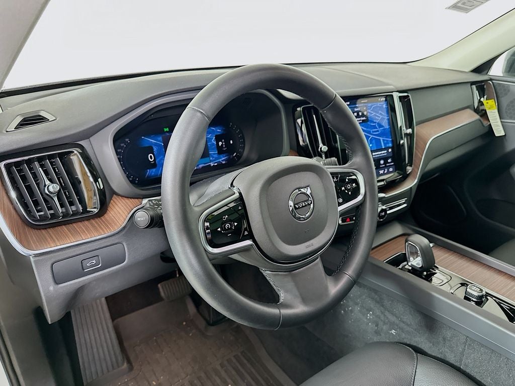2024 Volvo XC60 B5 Plus Dark Theme