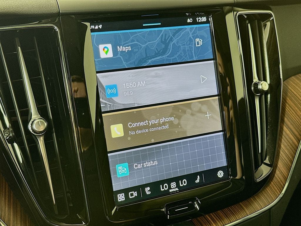 2024 Volvo XC60 B5 Plus Dark Theme