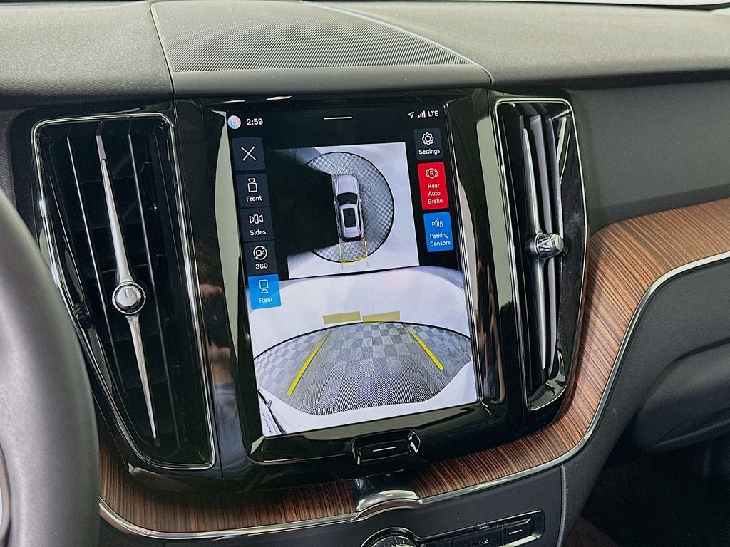 2024 Volvo XC60 B5 Plus Dark Theme