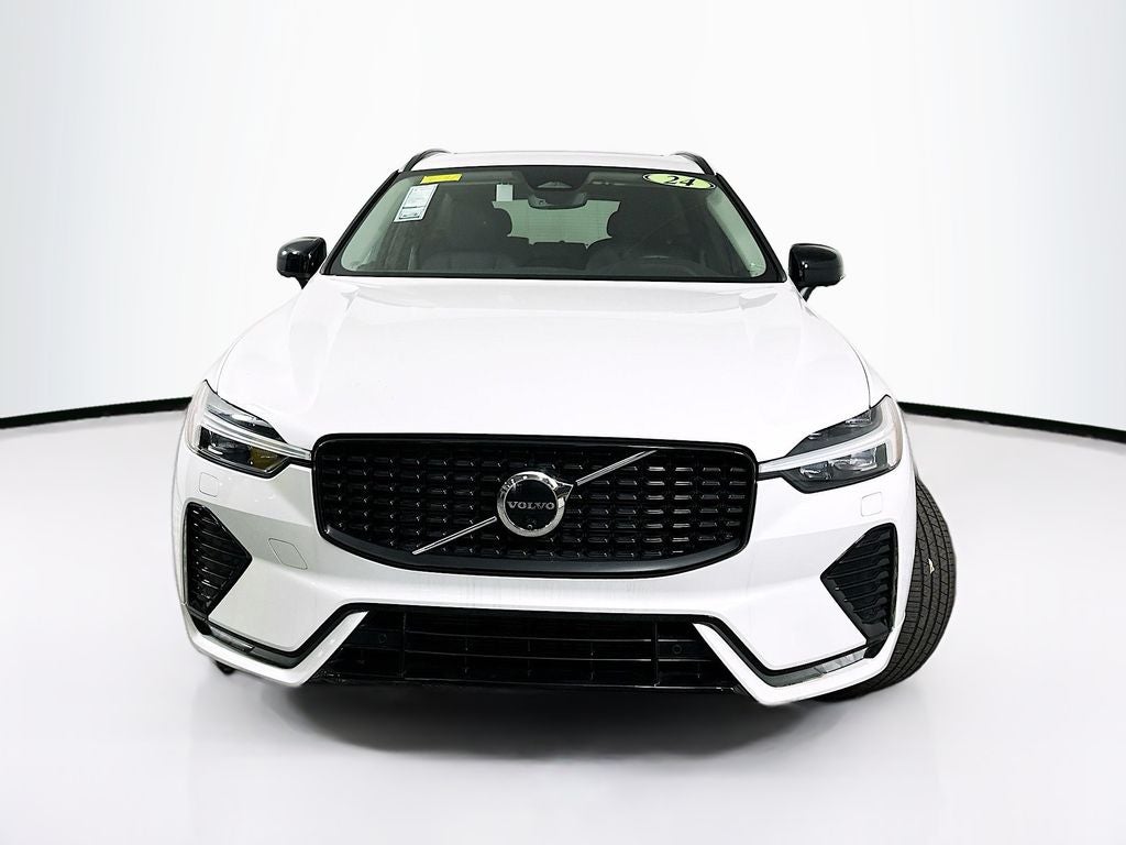 2024 Volvo XC60 B5 Plus Dark Theme