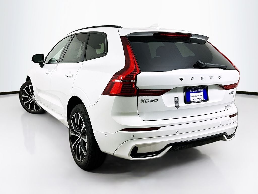 2024 Volvo XC60 B5 Plus Dark Theme