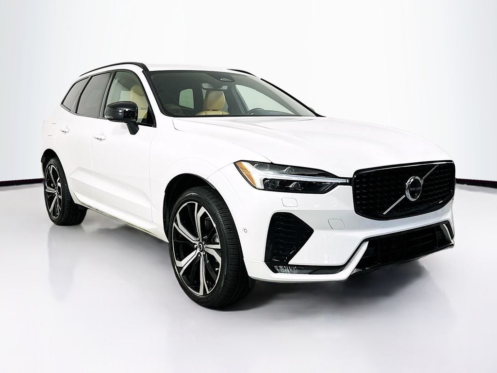 2024 Volvo XC60 B5 Ultimate Dark Theme