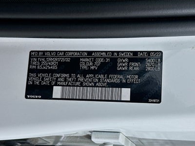 2024 Volvo XC60 B5 Ultimate Dark Theme