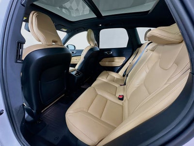 2024 Volvo XC60 B5 Ultimate Dark Theme