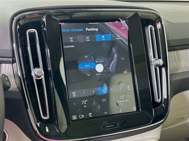 2025 Volvo XC40 Plus Dark Theme