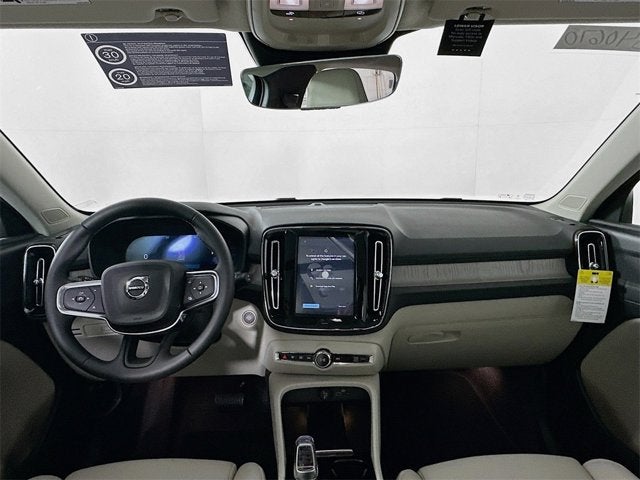 2025 Volvo XC40 Plus Dark Theme