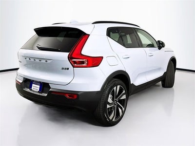 2025 Volvo XC40 Plus Dark Theme